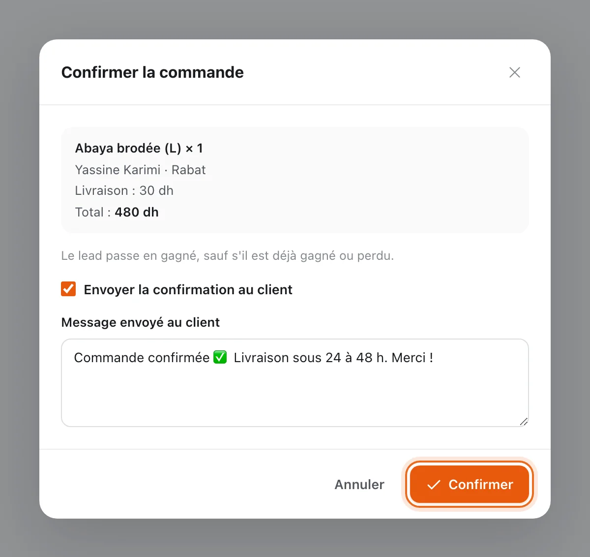 Fenêtre « Confirmer la commande » : récapitulatif, case « Envoyer la confirmation au client » cochée, message envoyé au client et bouton Confirmer entouré