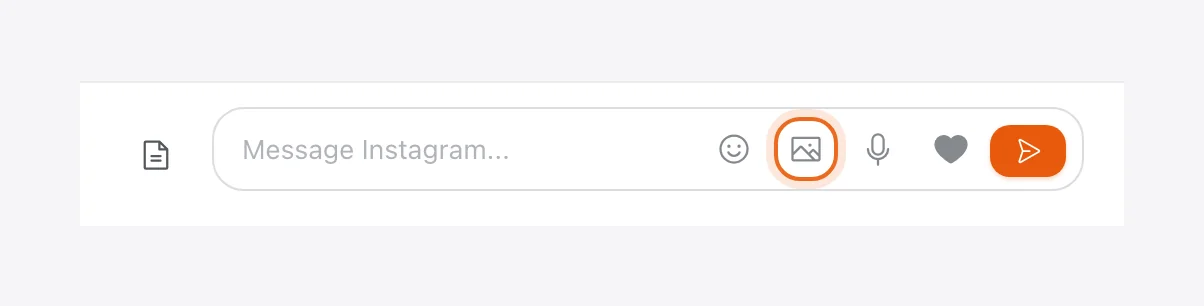 Champ « Message Instagram » avec les boutons émojis, photo ou fichier (entouré), message vocal, cœur et envoyer