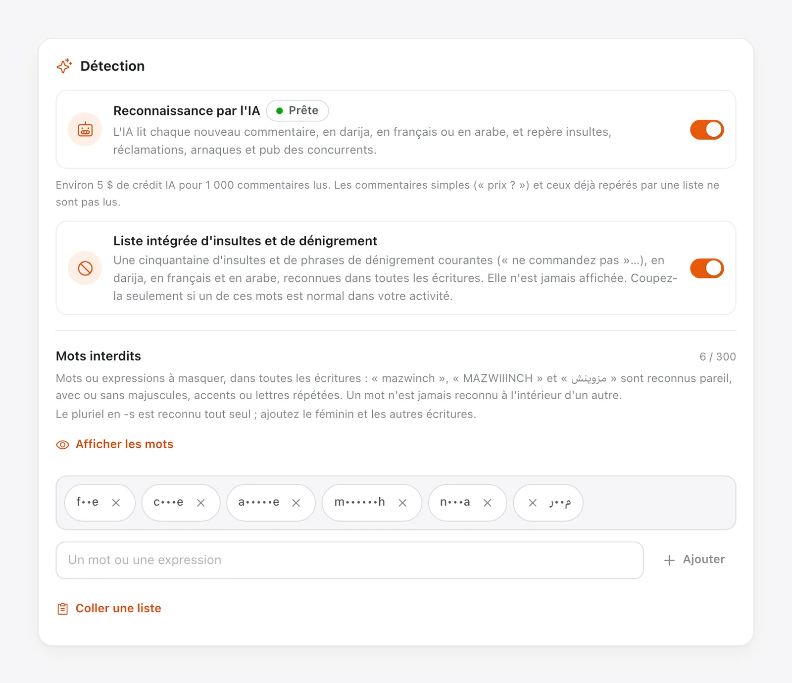 Section « Détection » de la modération des commentaires : reconnaissance par l'IA (badge Prête) et liste intégrée activées, puis le bloc « Mots interdits » avec six mots masqués et le compteur 6 / 300